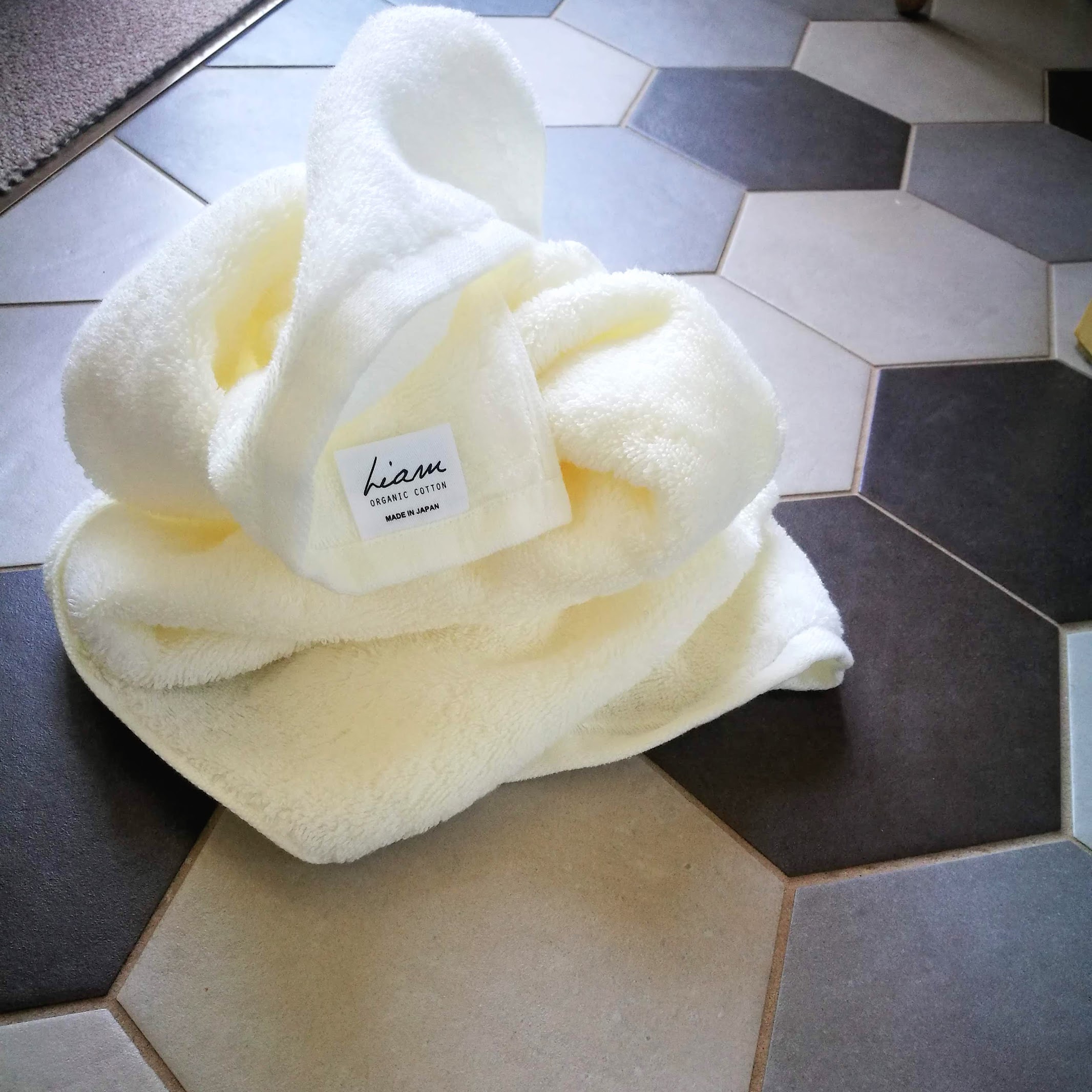 ハーフバスタオルルース ホワイト